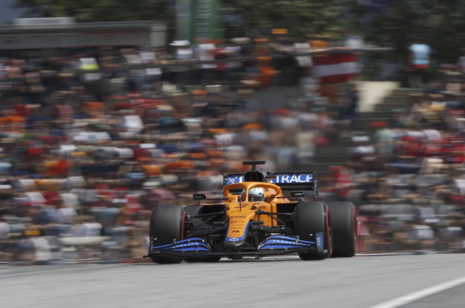 Ricciardo to use home simulator to improve