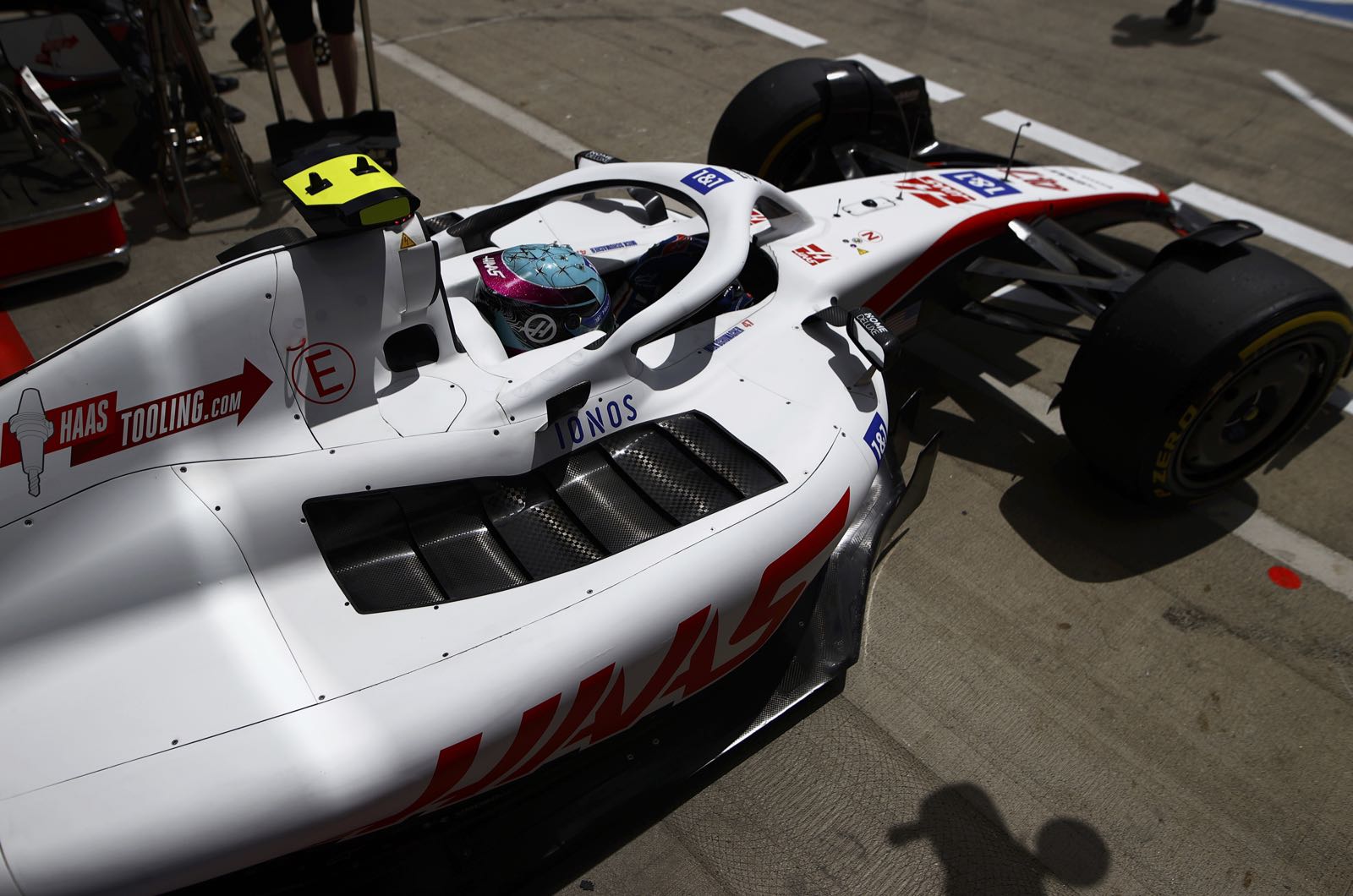 Haas denies Ferrari will decide Schumacher fate