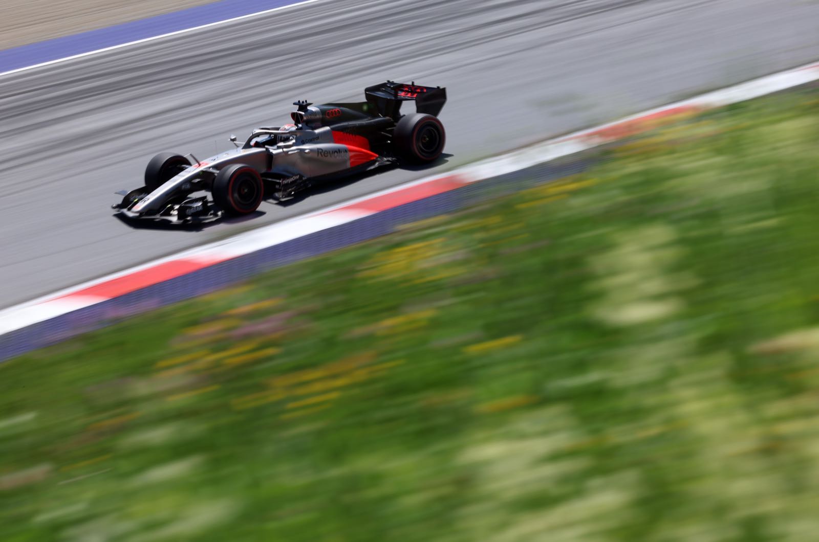 Audi politics put Hulkenberg under pressure?