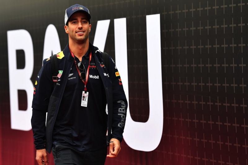 Wolff plays down Ricciardo rumours
