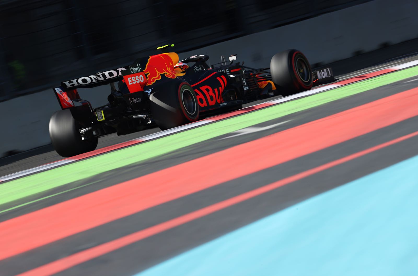 Red Bull ready for Mercedes rear wing protest