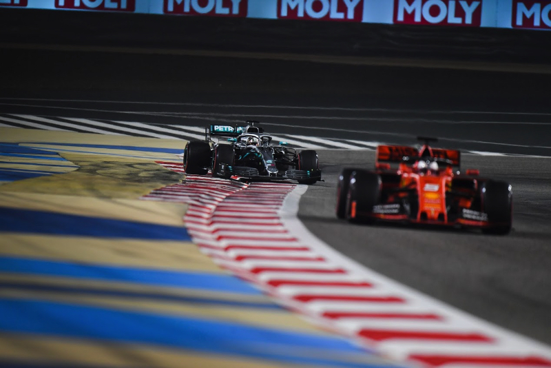 Hamilton causes Vettel mental block says Ecclestone