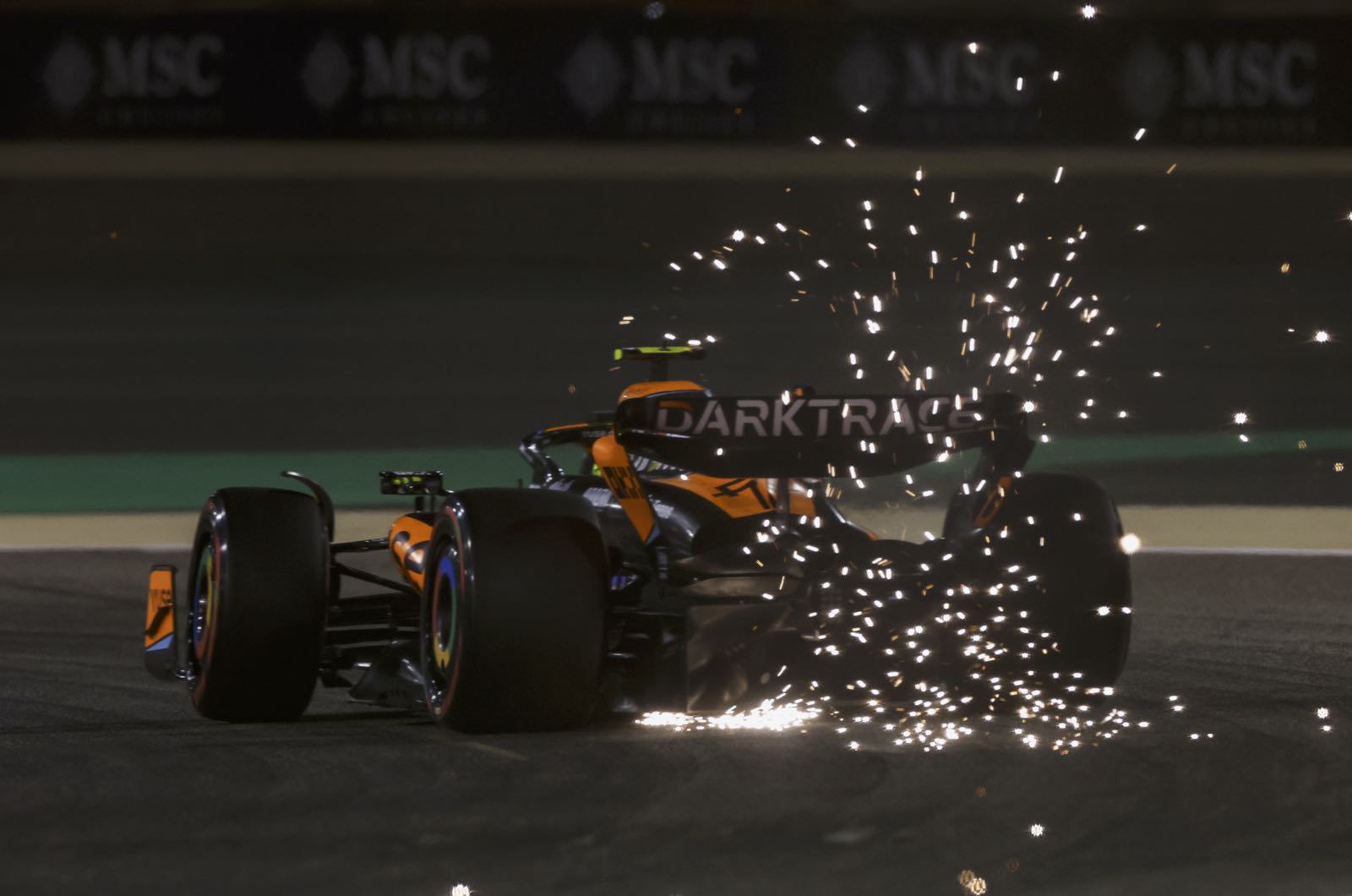Red Bull confirms engine talks with McLaren
