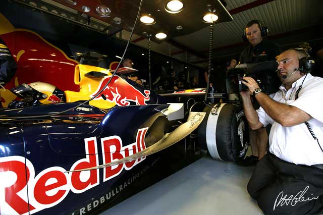 Red Bull confirms Minardi purchase