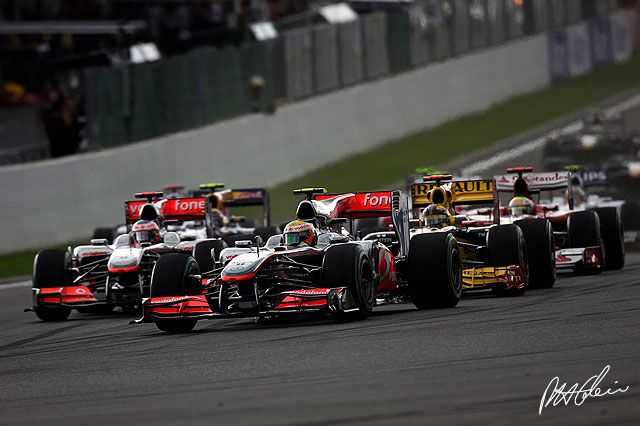 Race Report - Hamilton re-takes championship lead at Spa