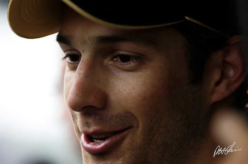 Williams signs Bruno Senna
