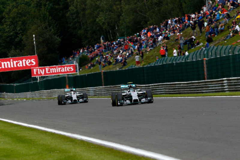 Hamilton, Rosberg disagree over need for talks
