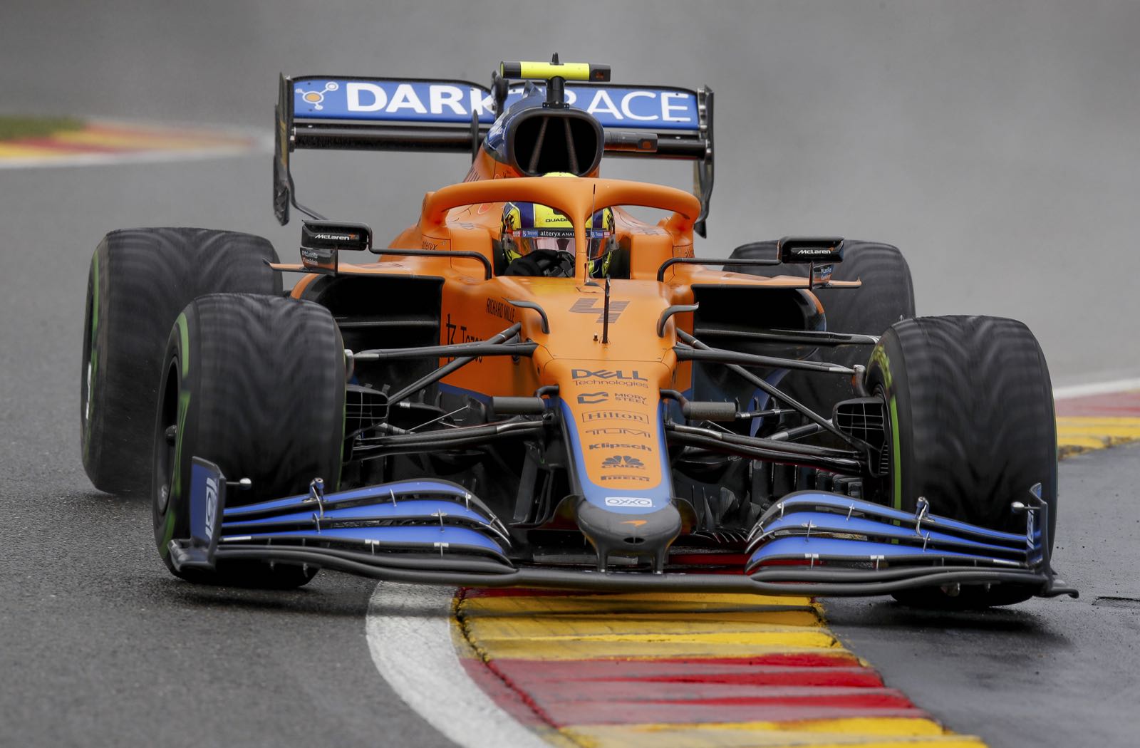 Patient McLaren plays down 2022 title hopes