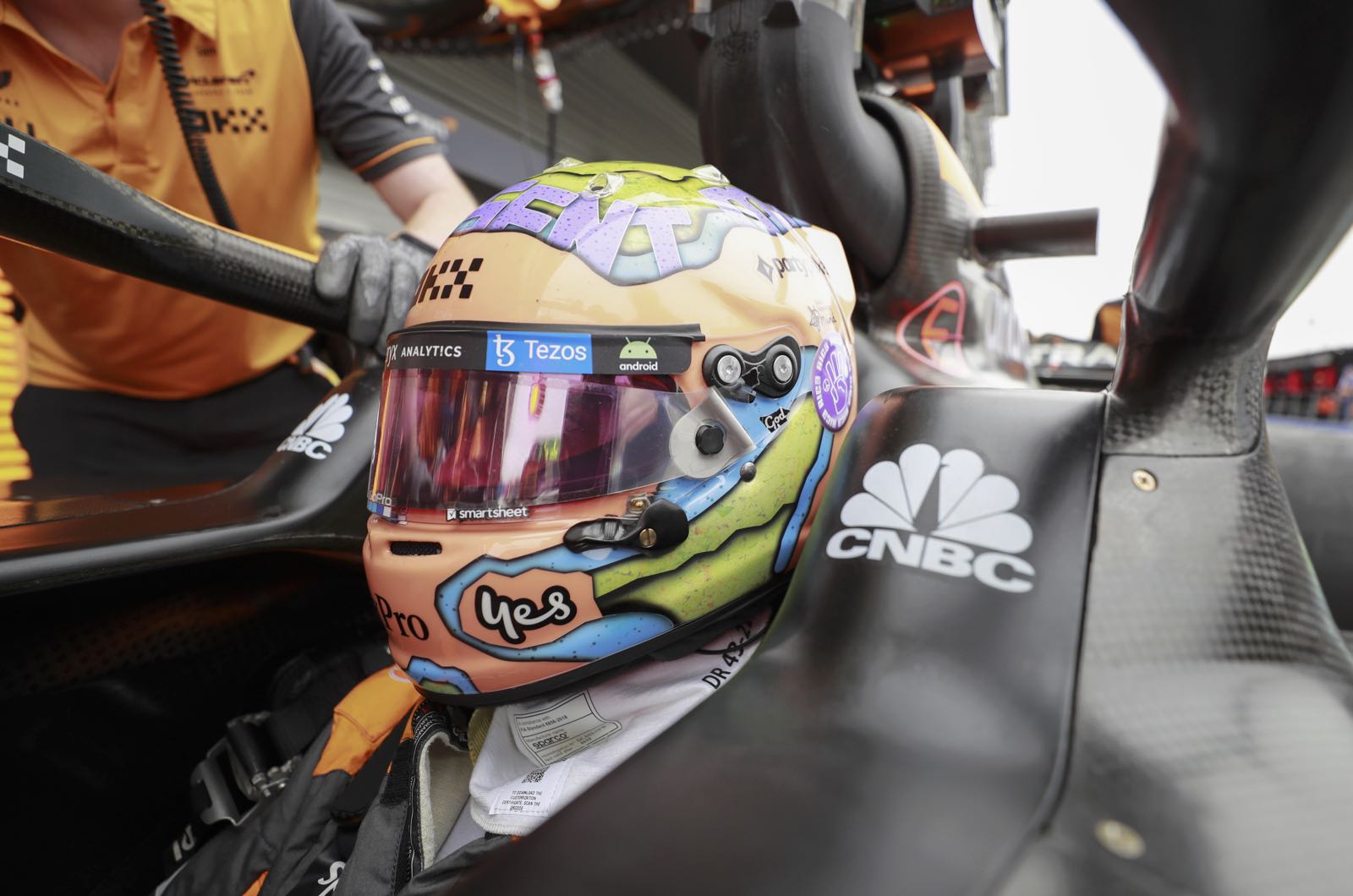 Ricciardo reminds F1 world he is still here