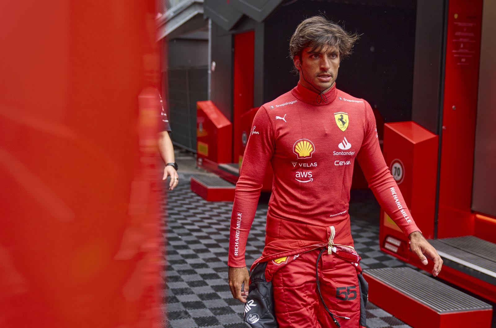 Sainz set for 2025 Ferrari contract talks
