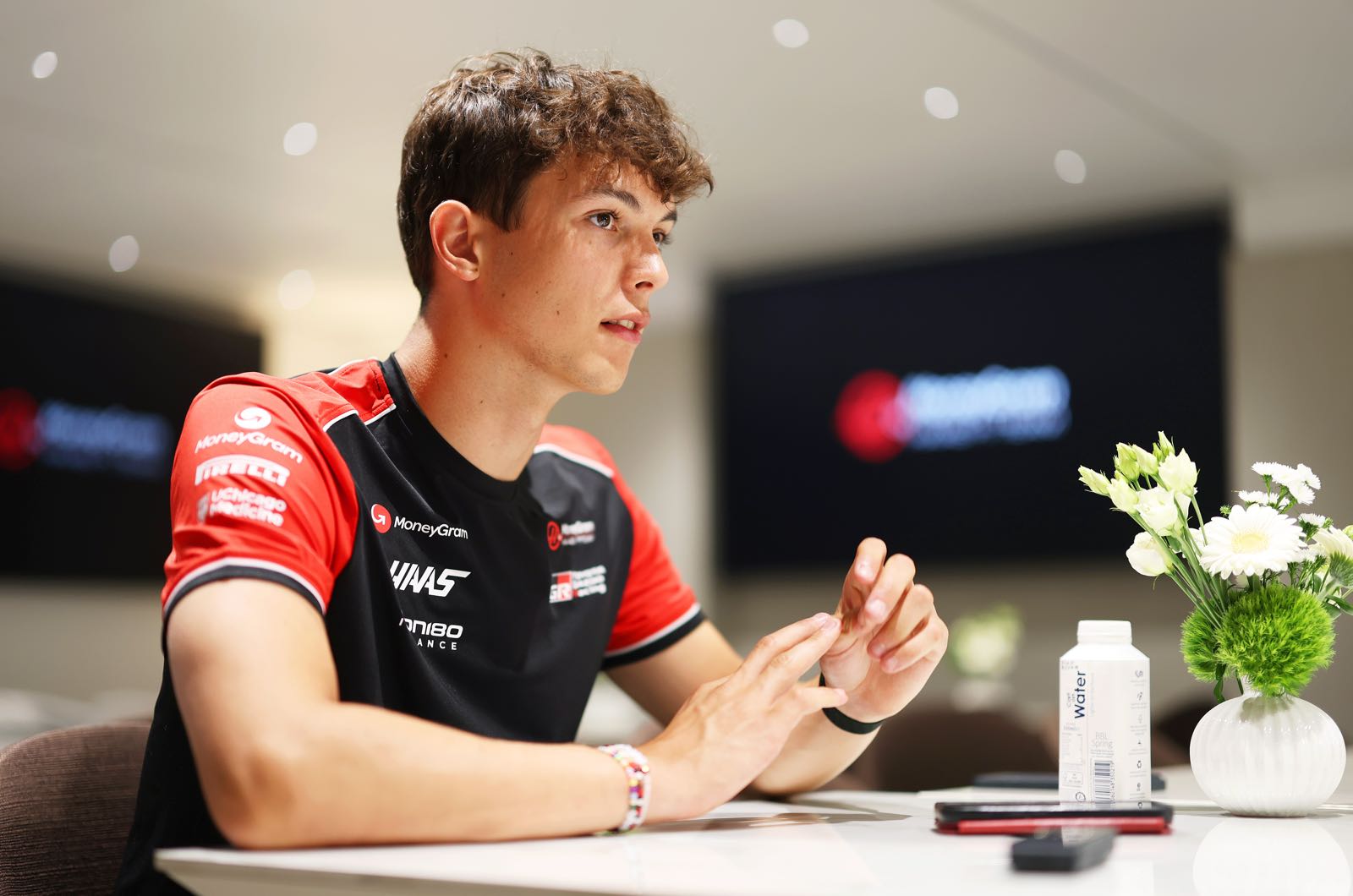 Bearman's holiday lap battle ends in karting heartbreak