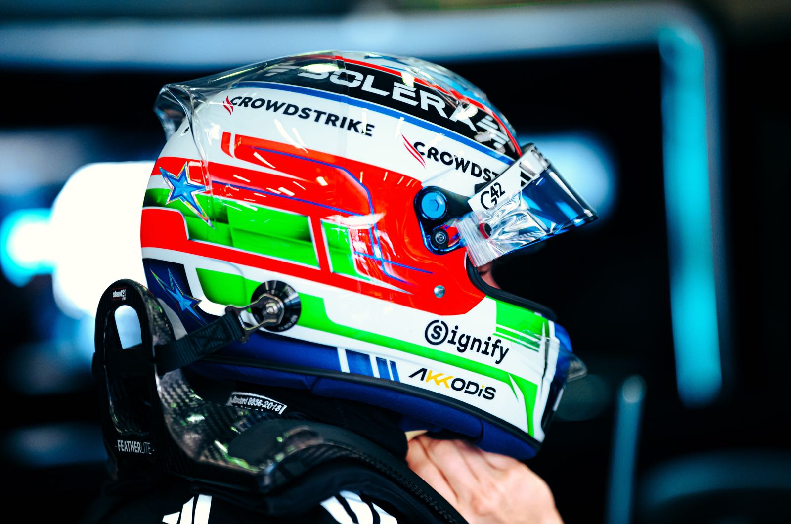 Antonelli cries, Mercedes slumps, Verstappen closes door