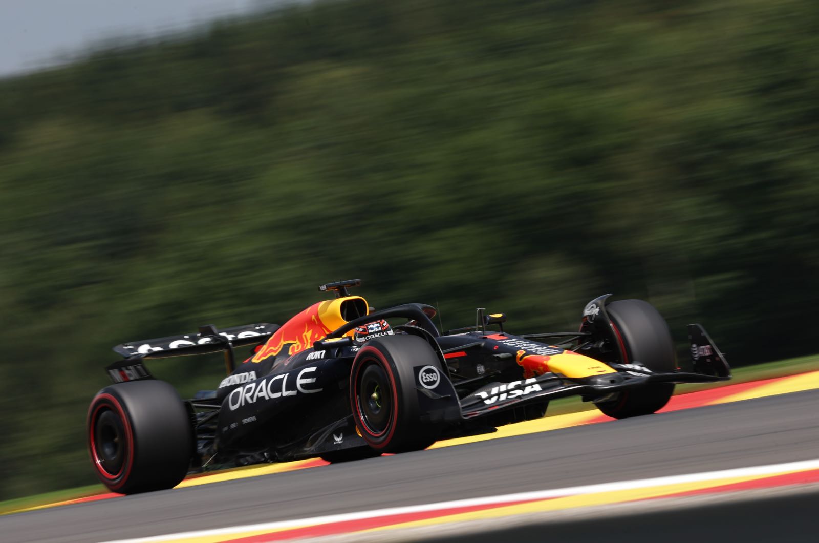 Sprint Race Report - Verstappen holds off McLaren duo for Belgian sprint win