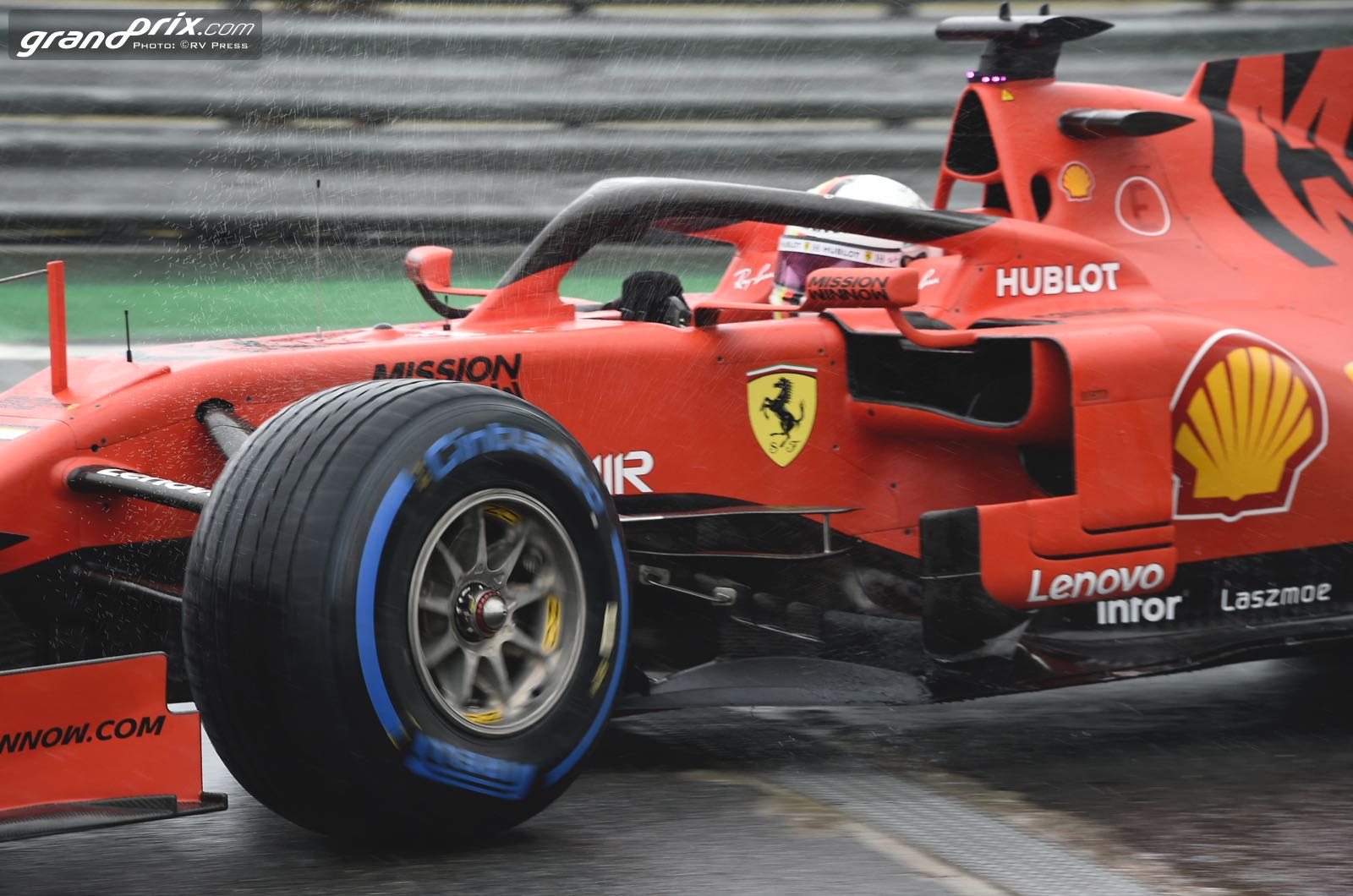 Vettel denies being Ferrari number 2