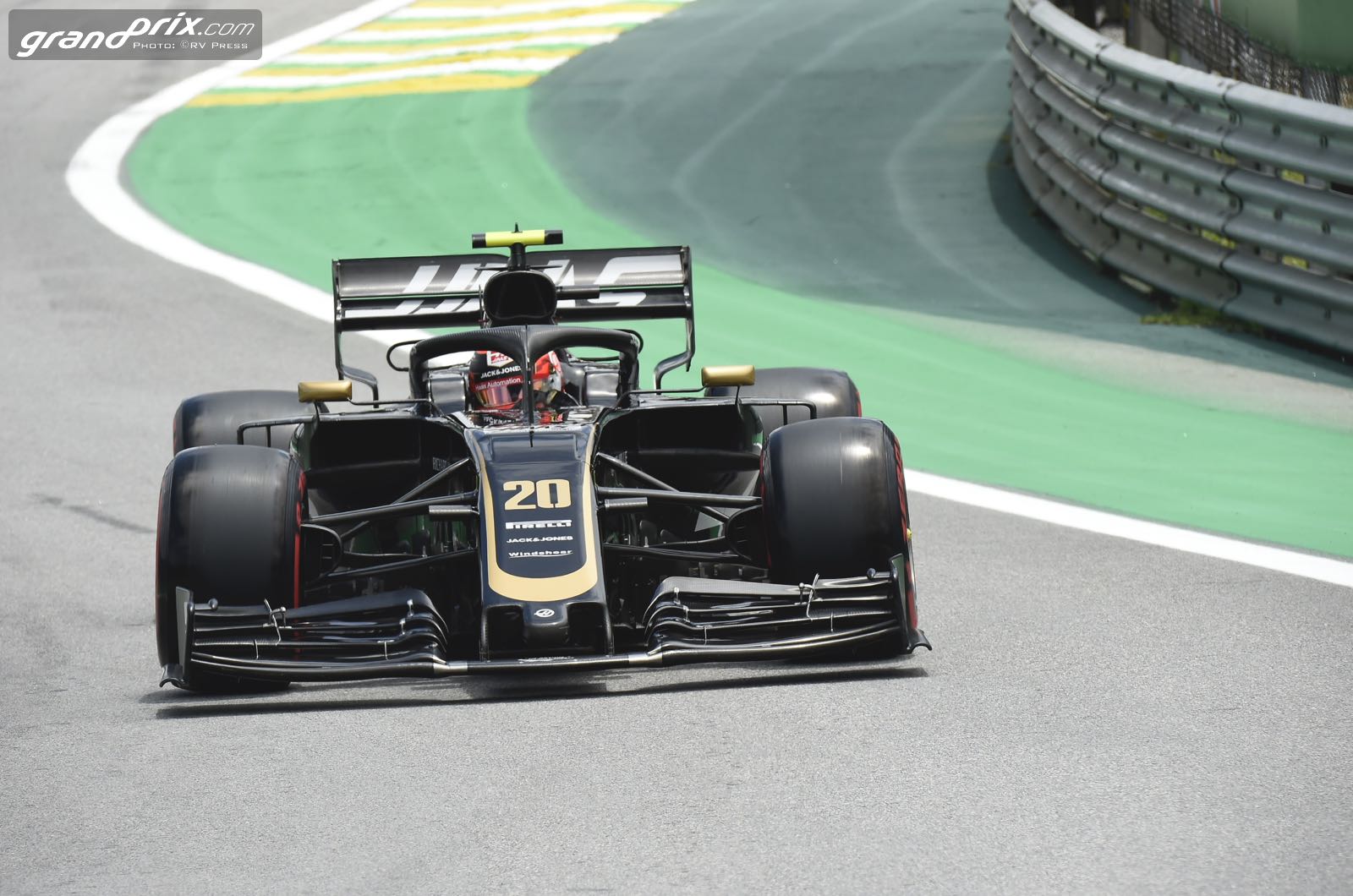 Magnussen eyes F1 future with big teams