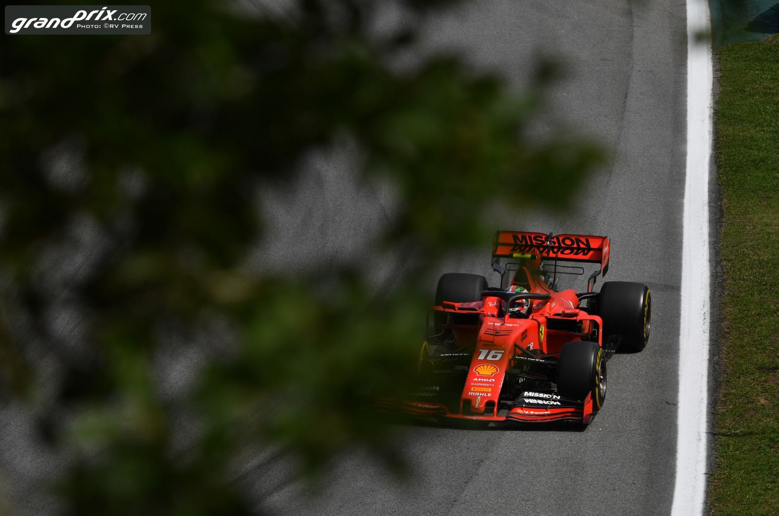 Ferrari says air fully cleared after Brazil crash