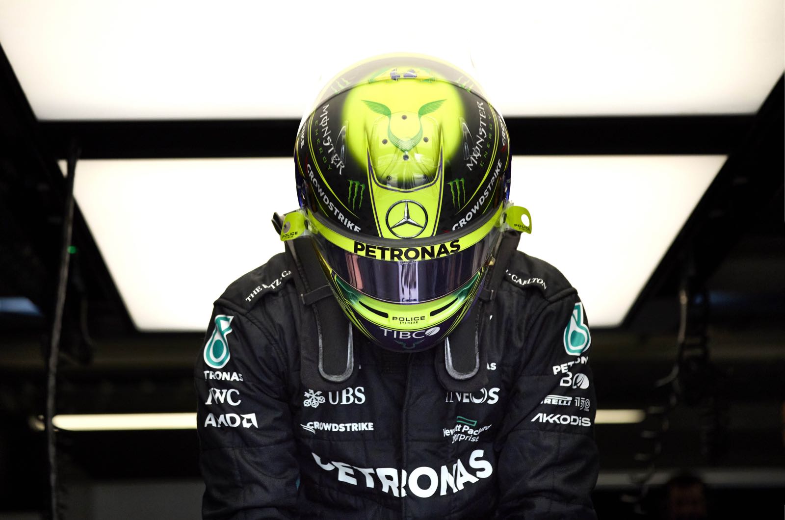 Hamilton not begging for new contract says Wolff