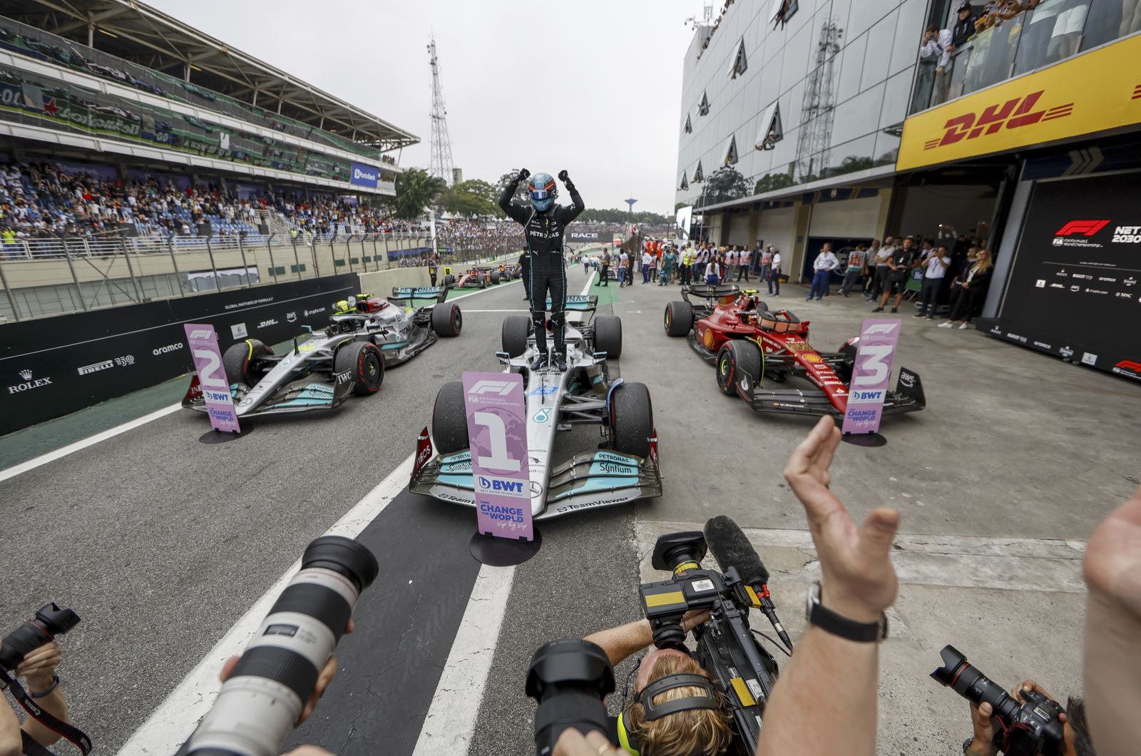Drivers must maintain Mercedes harmony says Russell