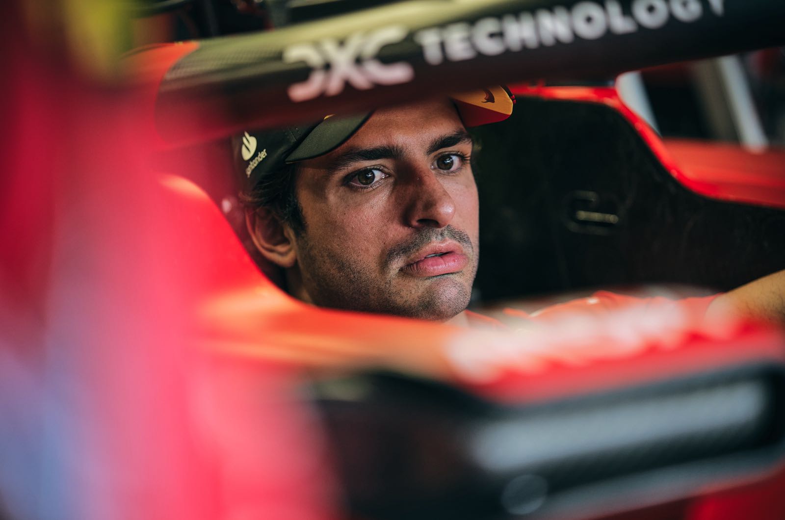 Sainz's Ferrari contract talks complicated
