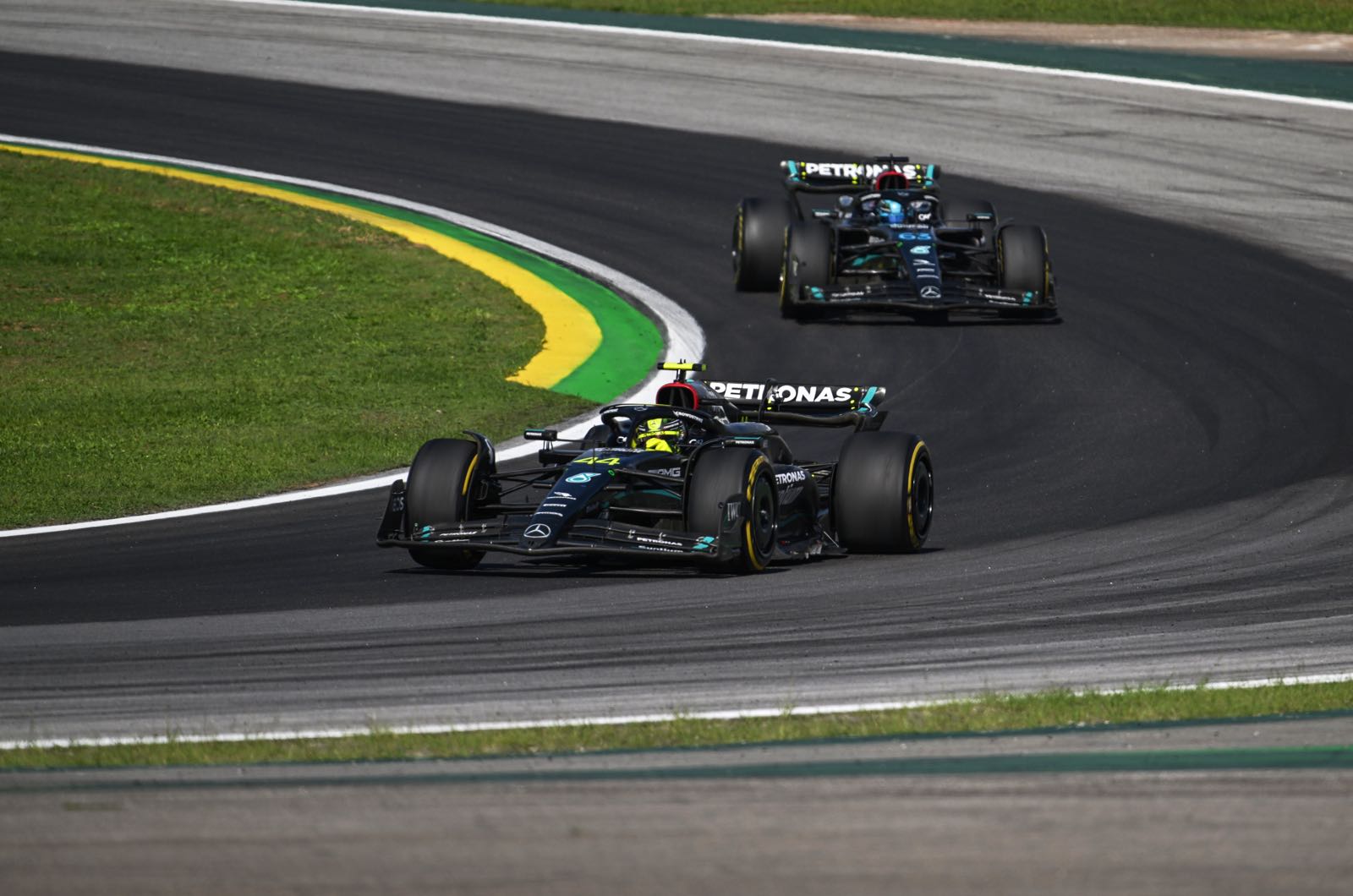 Mercedes must end continuous weakness in 2024