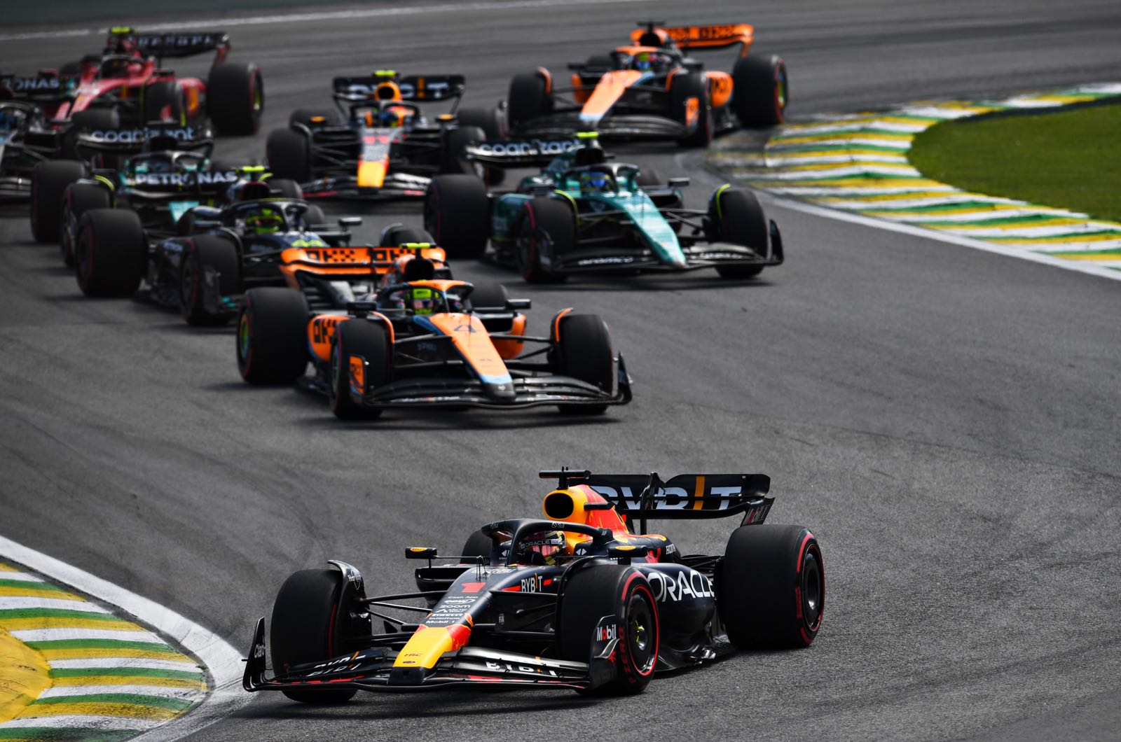 Verstappen rivals don't even fight says Abiteboul