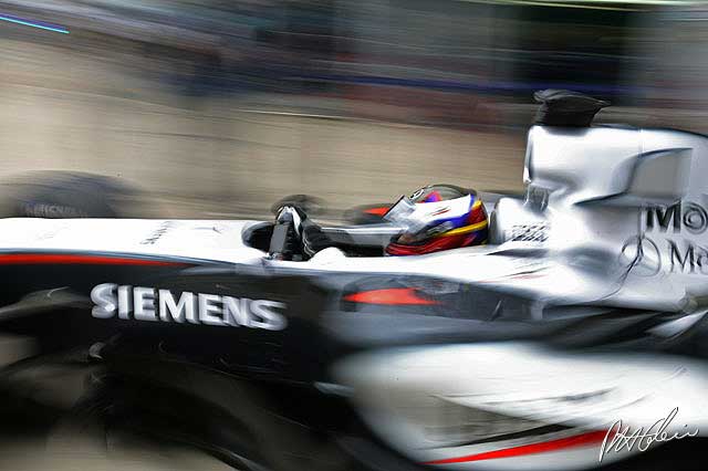 Practice 3, 4 Report - Alonso on top, Kimi in trouble