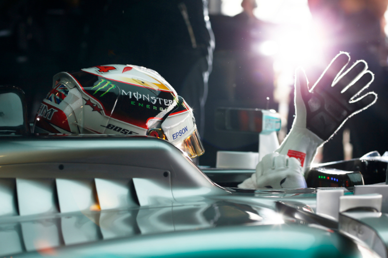 Qualifying Report - Hamilton takes pole