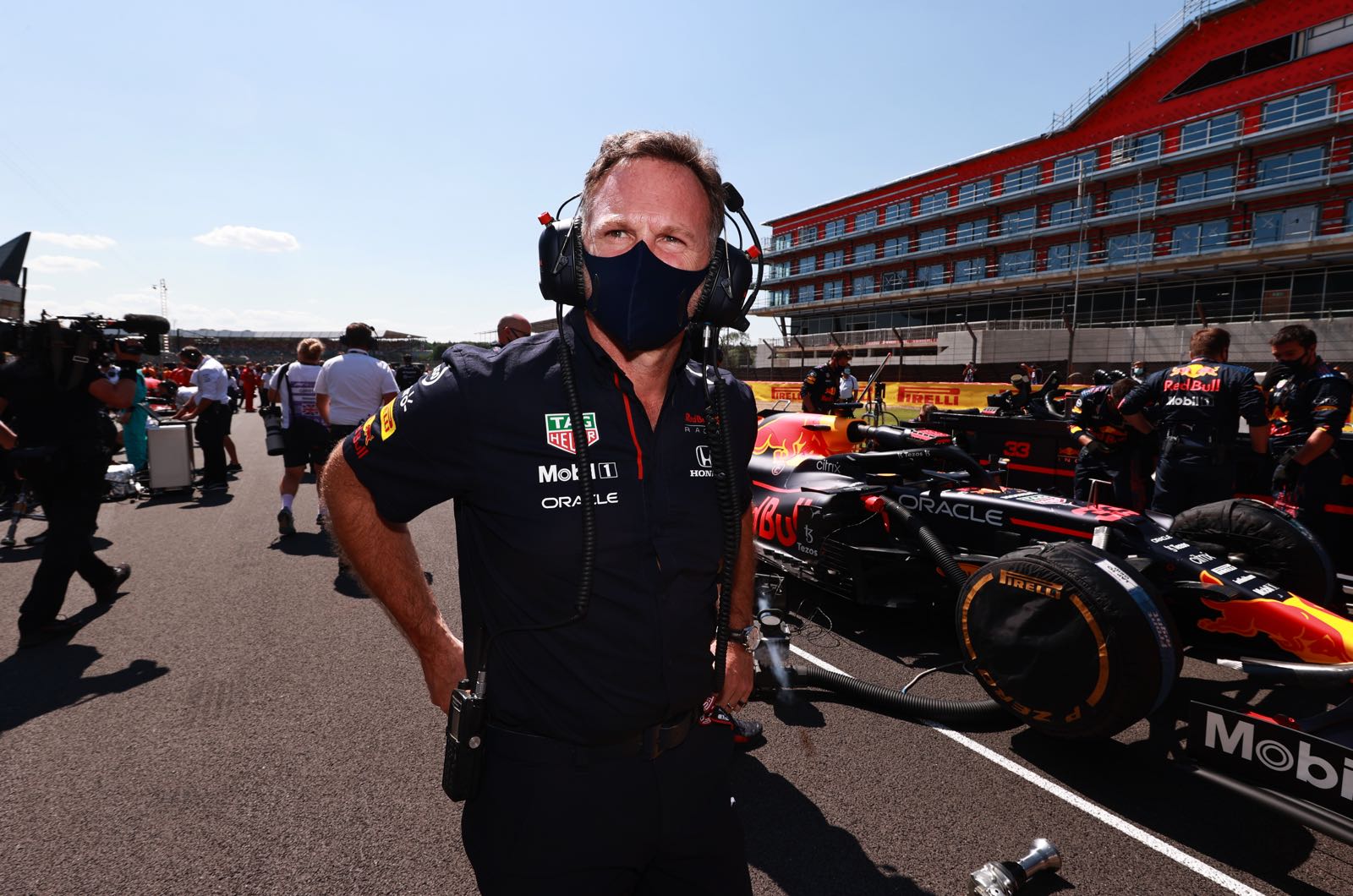 Horner wants wonderful sounding F1 engines