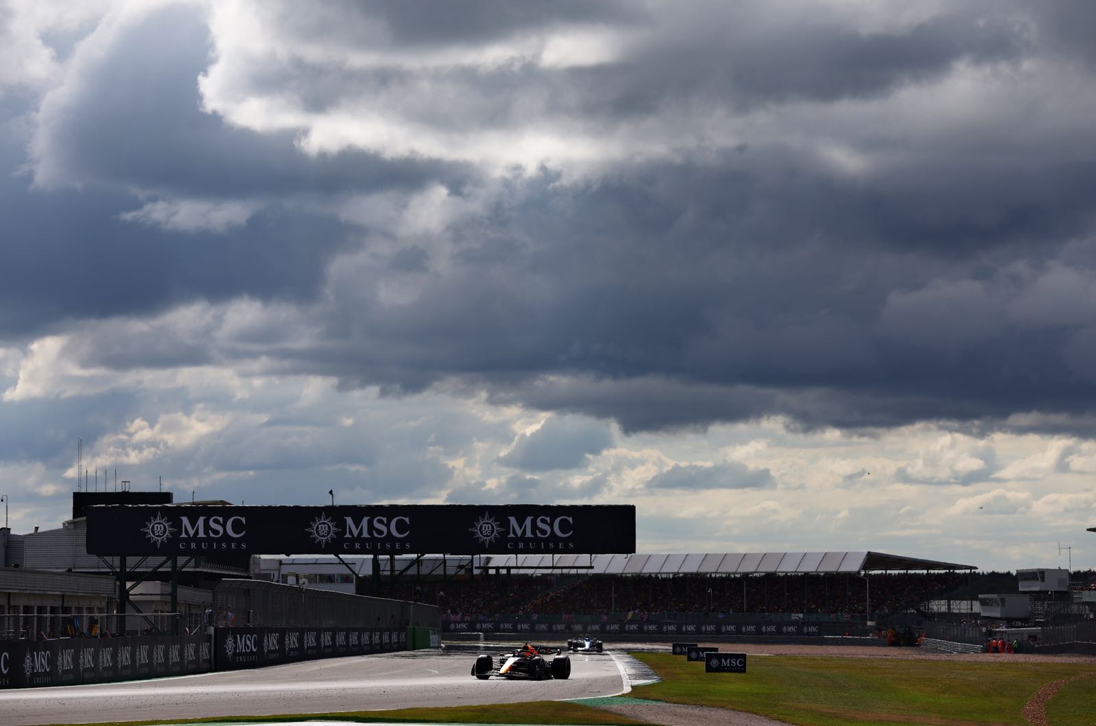 Pirelli denies new British GP tyres 1kg heavier