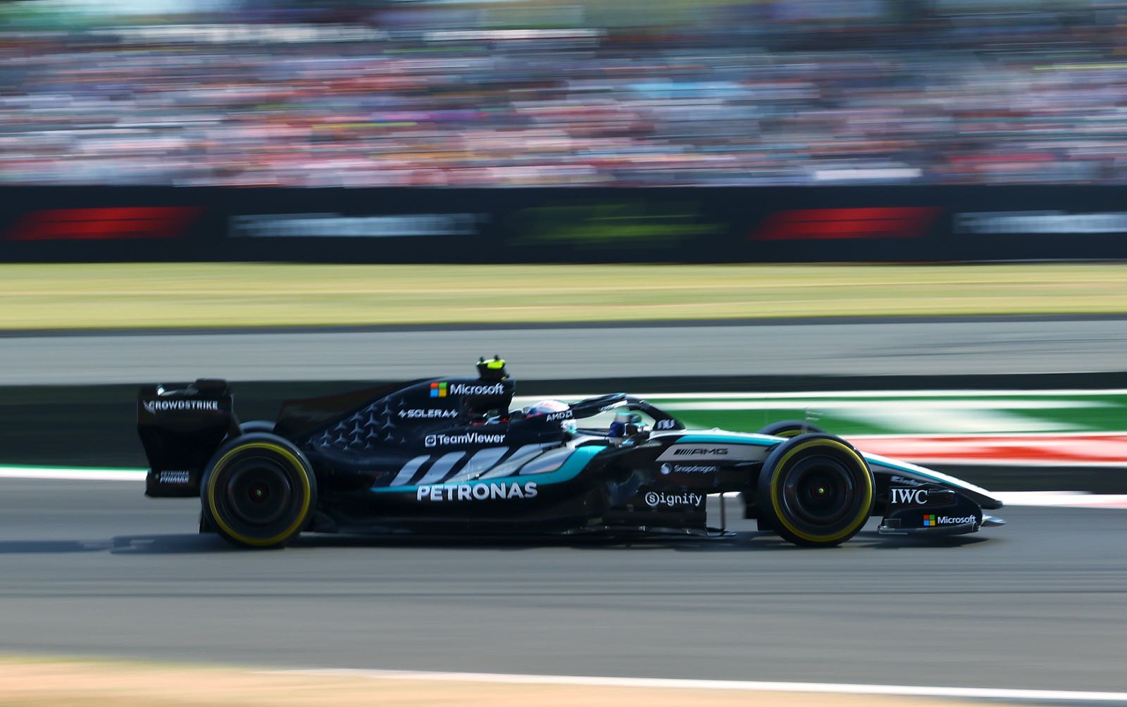 Friday Report - Antonelli stays on top in disrupted FP2