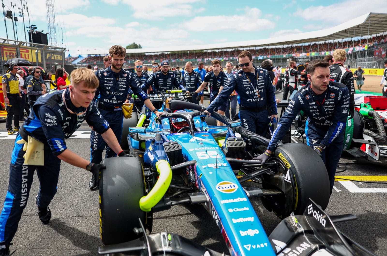 Sainz hints Williams stay despite Audi rumours