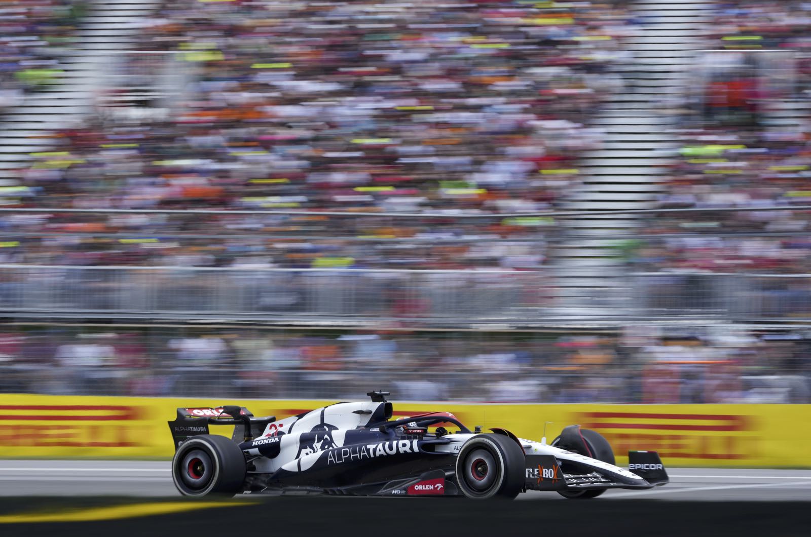 De Vries could be ousted by home Dutch GP