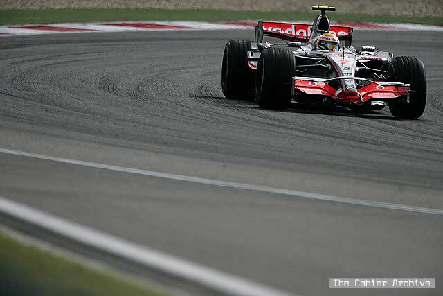 Qualifying Report - Lewis leads from the front