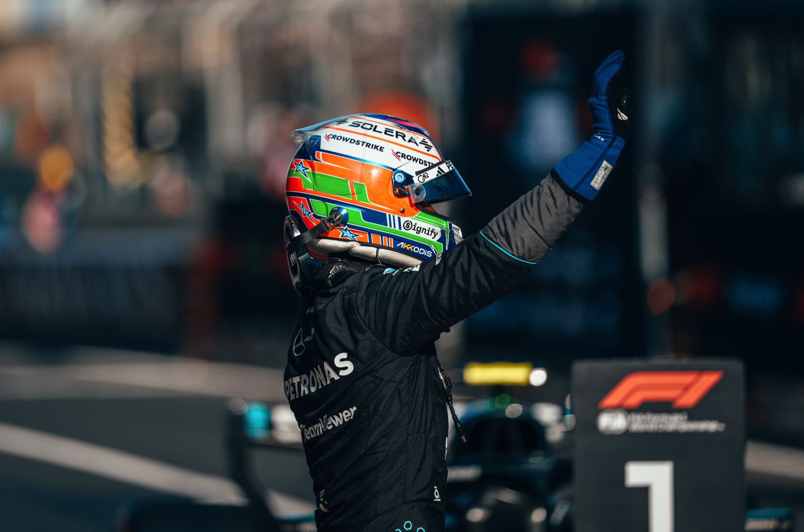 Kubica warns Antonelli over social media as Leclerc steps back