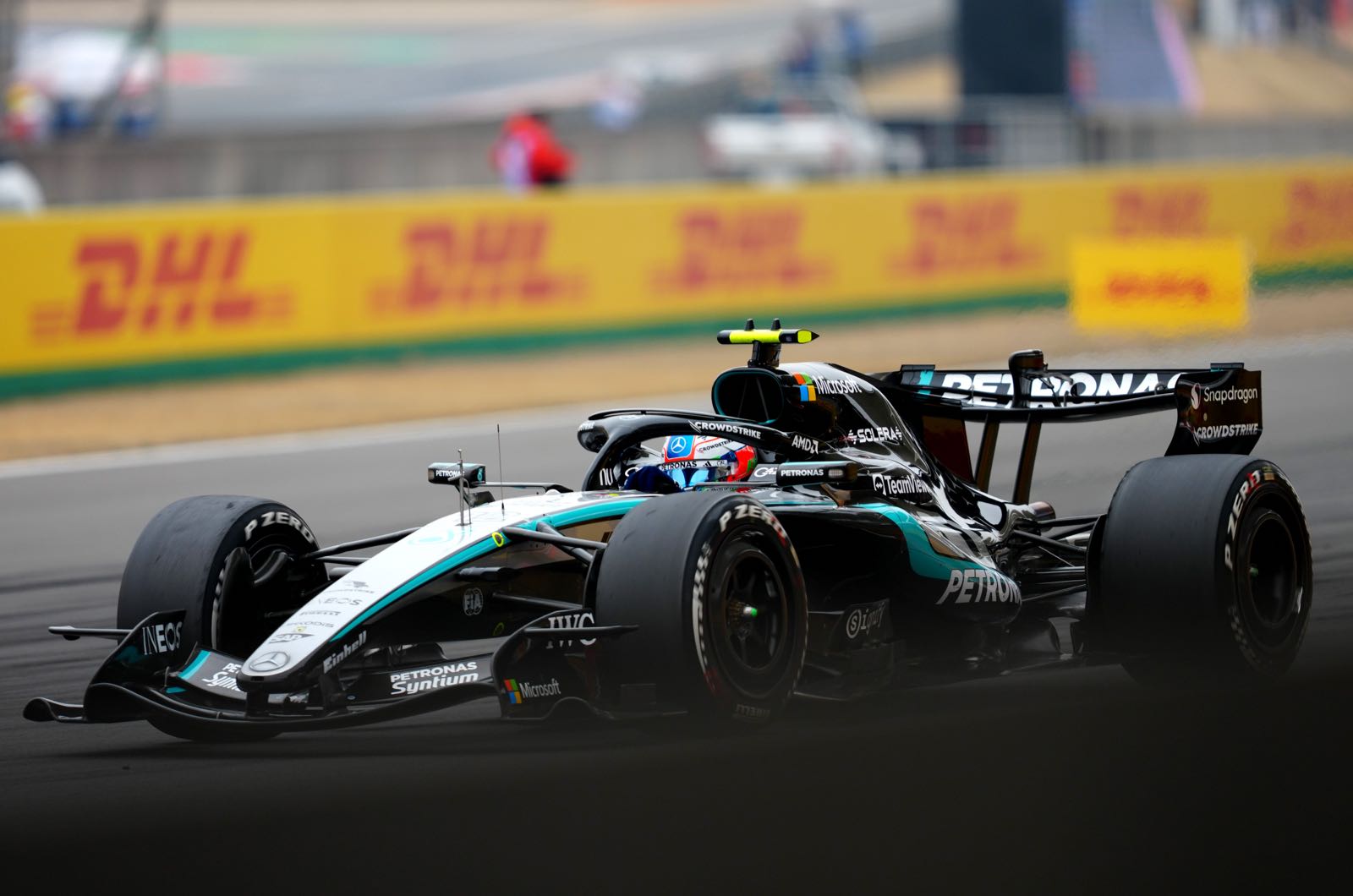 Mercedes tweaks front wing after Ferrari query