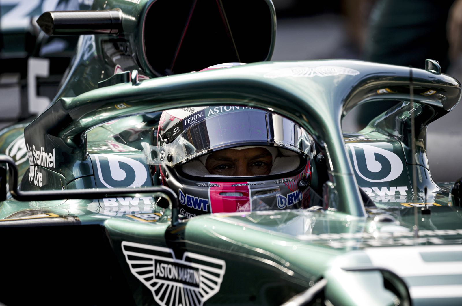 Vettel admits 2022 contract not confirmed