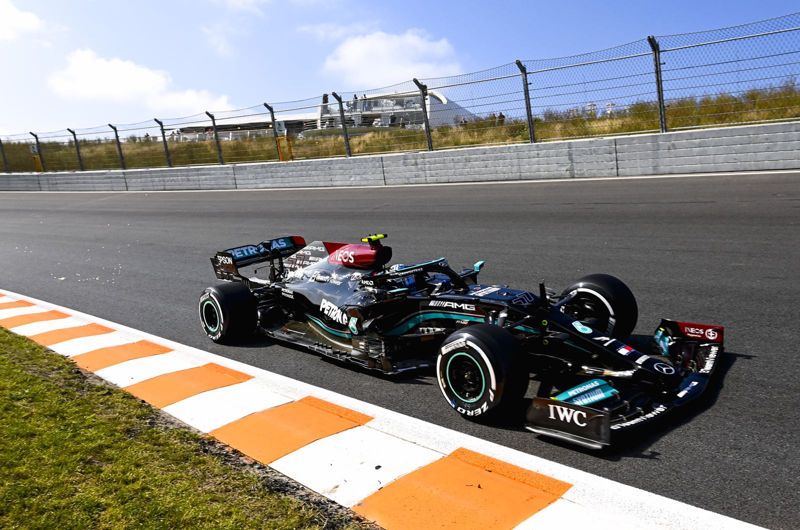 Hamilton, Mercedes dominant for too long says Stewart