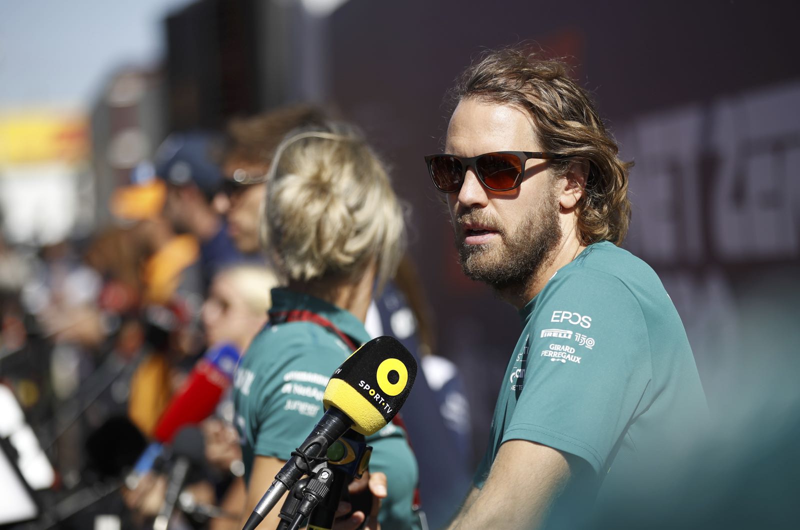 Vettel breaks three-hour mark in London Marathon debut