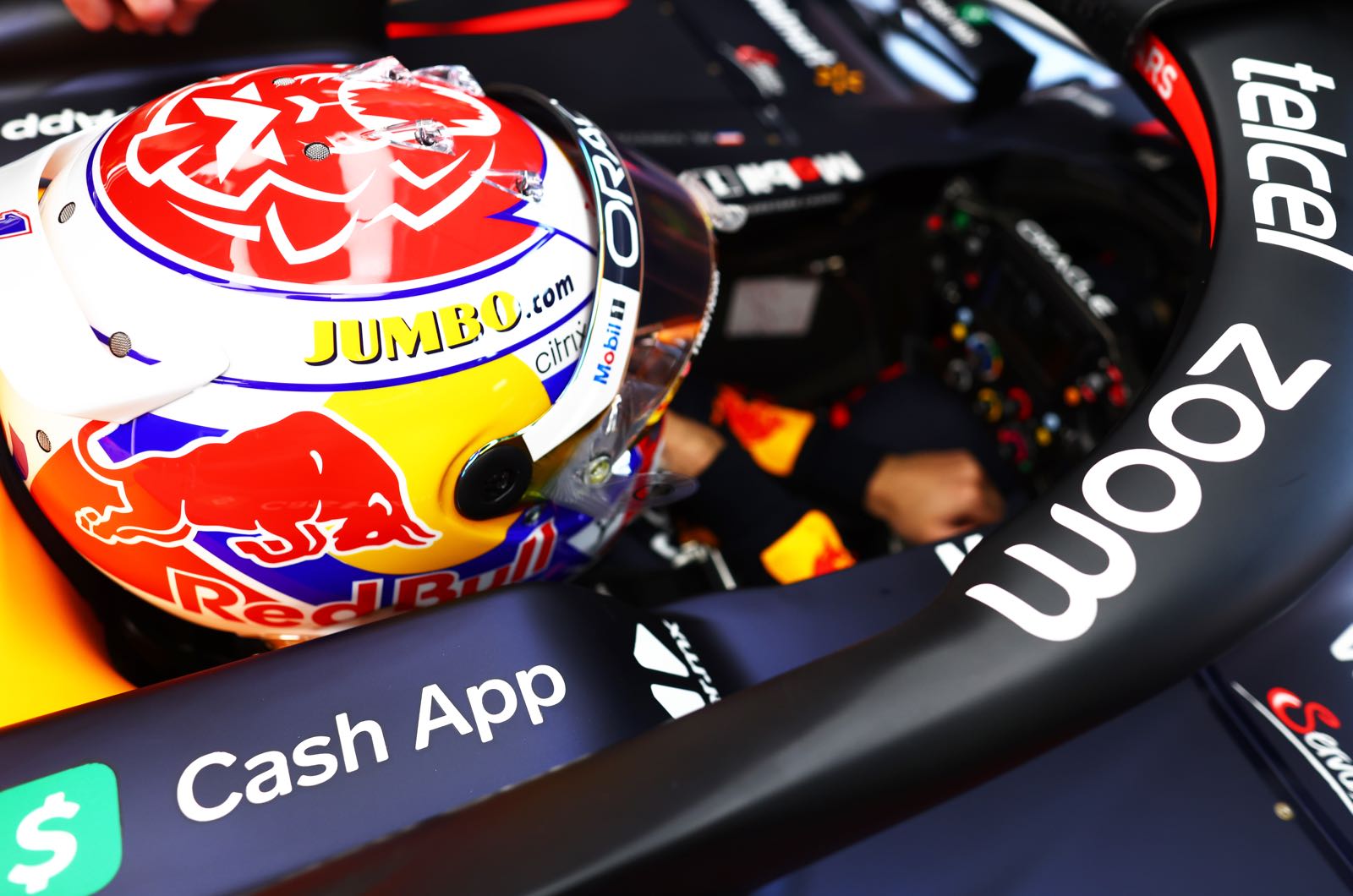 Verstappen keeps troubled F1 sponsor