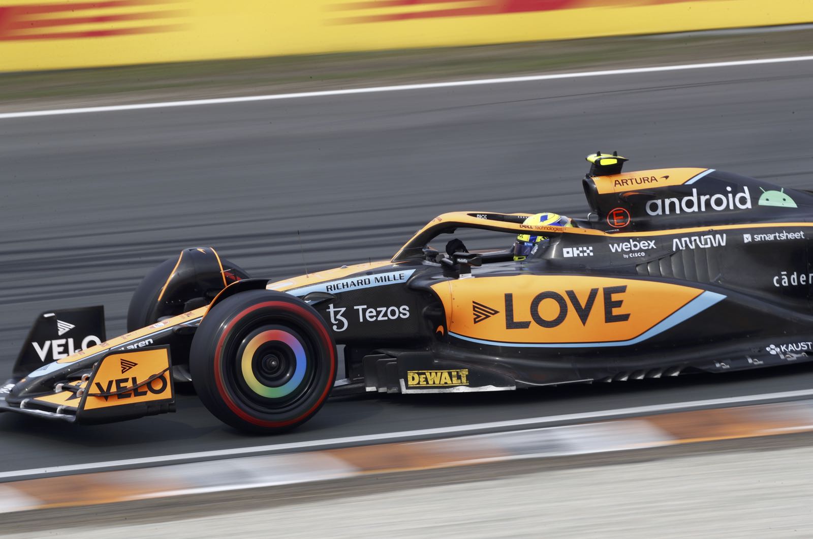 Norris does not regret long McLaren contract