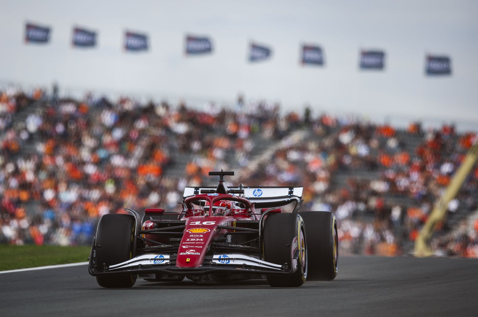 Villeneuve senses strange Ferrari crisis