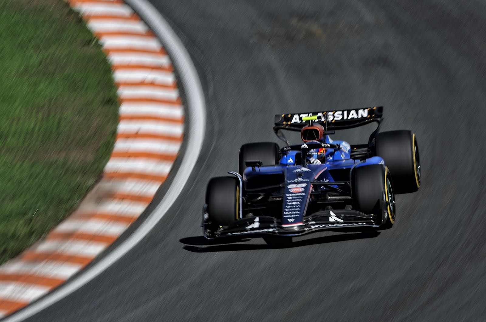Lawson tells Sainz not to talk through press