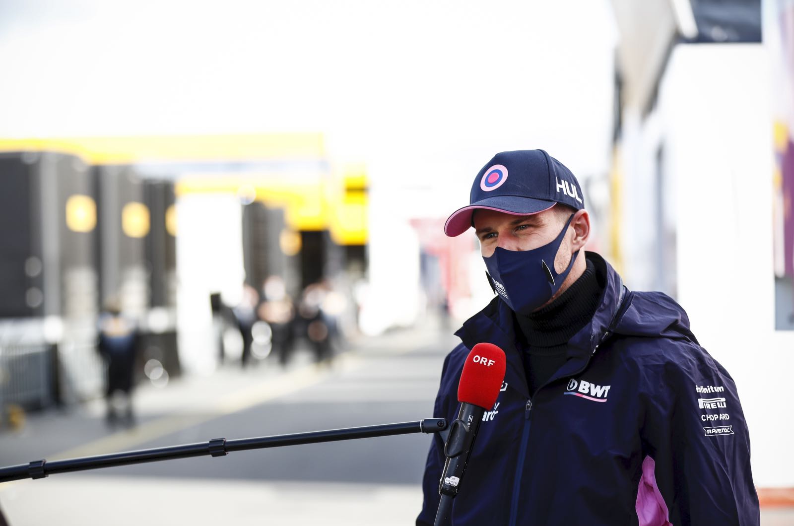 Hulkenberg waiting for call from Helmut Marko