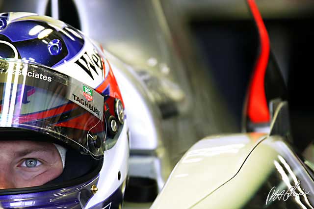 Qualifying Report - Raikkonen takes first pole