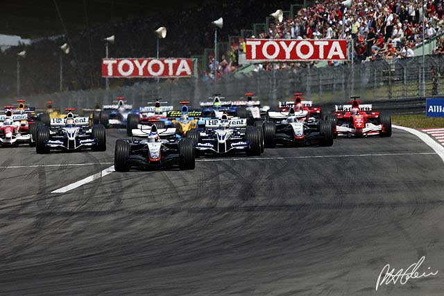 Race Report - Unlucky Mercedes star