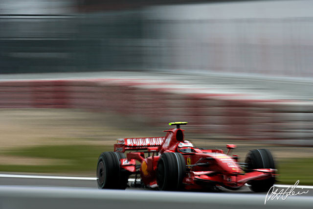 Qualifying Report - Kimi stars as Lewis shunts