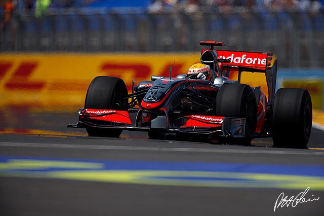 Qualifying Report - Hamilton leads a McLaren 1-2