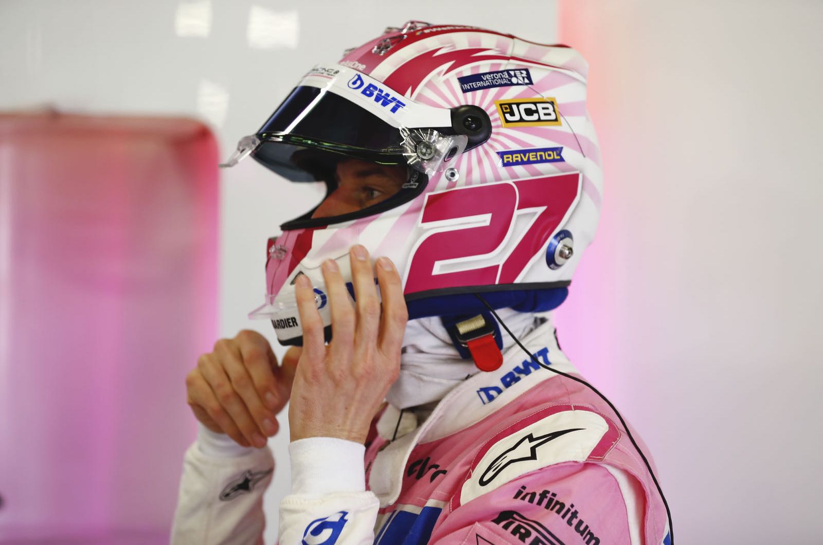 Hulkenberg closes on Haas deal
