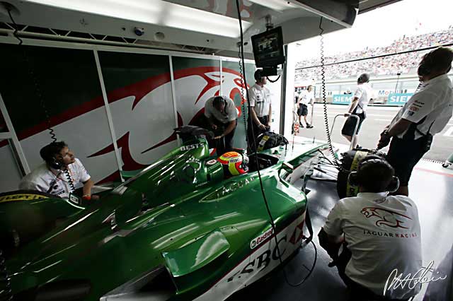 Pizzonia turns Jaguar down