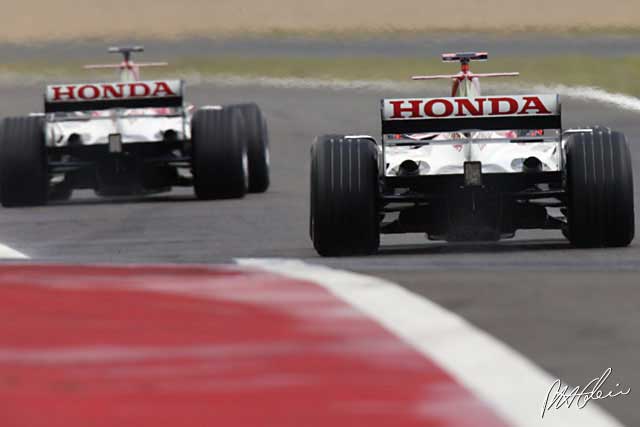 BAR confirms three more years of Honda